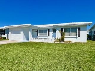 YOU HAVE TO SEE THIS HOME!!! Beautiful Home waiting for your - Beach Home for sale in Boynton Beach, Florida on Beachhouse.com