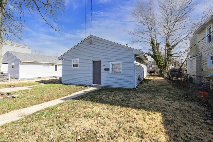 AFFORDABLE ranch-style home with a new roof, in need of TLC - Beach Home for sale in Pleasantville, New Jersey on Beachhouse.com