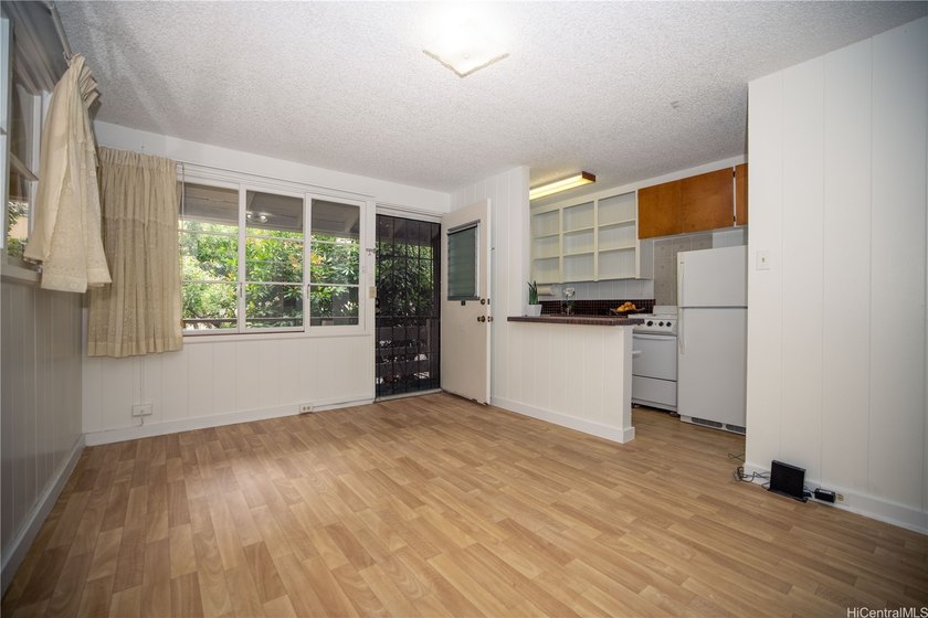 *FEE AVAILABLE* Discover your slice of paradise at the Promenade - Beach Condo for sale in Honolulu, Hawaii on Beachhouse.com