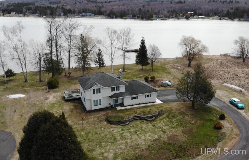 Welcome to your private Upper Peninsula retreat! This stunning - Beach Home for sale in Houghton, Michigan on Beachhouse.com