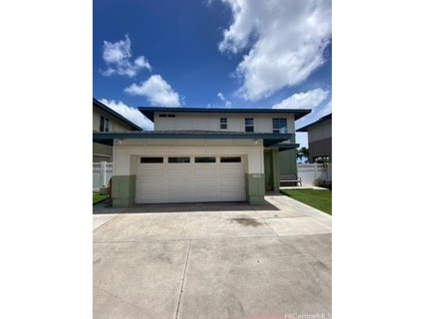 WELCOME HOME! Live your best life in Makali'i at Kapolei! This - Beach Home for sale in Kapolei, Hawaii on Beachhouse.com