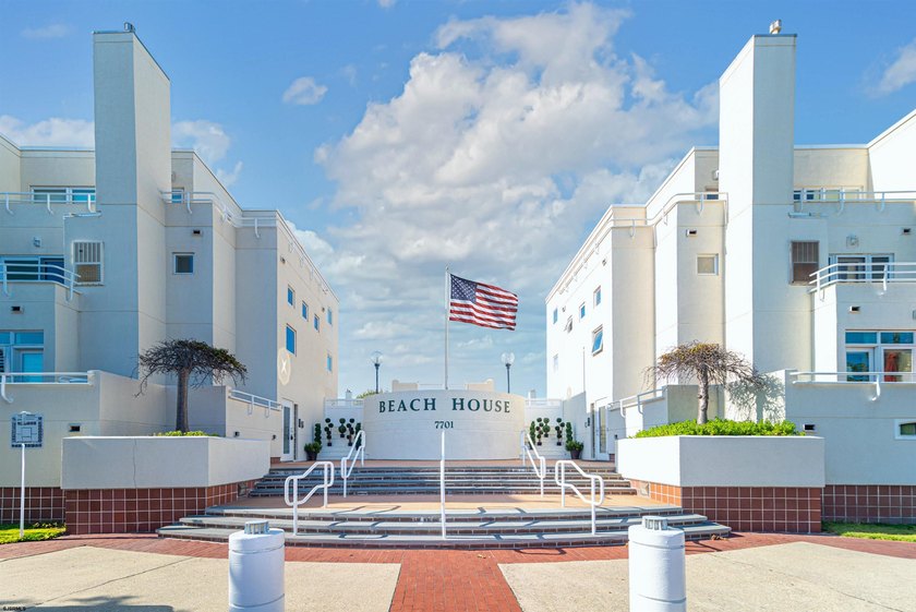 BEACH HOUSE CONDOMINIUM -- PRIME MARGATE LOCATION. Just a short - Beach Condo for sale in Margate, New Jersey on Beachhouse.com