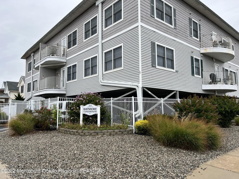 This one checks all the boxes!! Large top floor corner 2 bedroom - Beach Condo for sale in Seaside Heights, New Jersey on Beachhouse.com