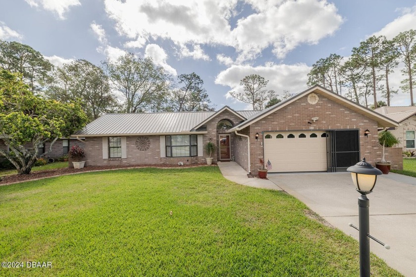 Charming and Low-Maintenance This beautifully updated 2-bedroom - Beach Home for sale in Daytona Beach, Florida on Beachhouse.com