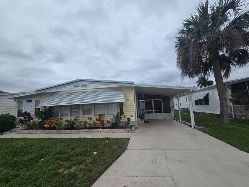 2 bedroom,2 full baths double wide home,with Florida room and - Beach Home for sale in Vero Beach, Florida on Beachhouse.com