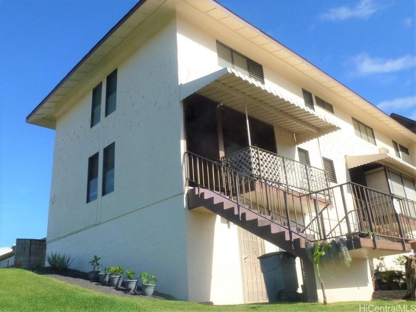 Superior Location, Rarely available Corner-End unit with no - Beach Townhome/Townhouse for sale in Aiea, Hawaii on Beachhouse.com
