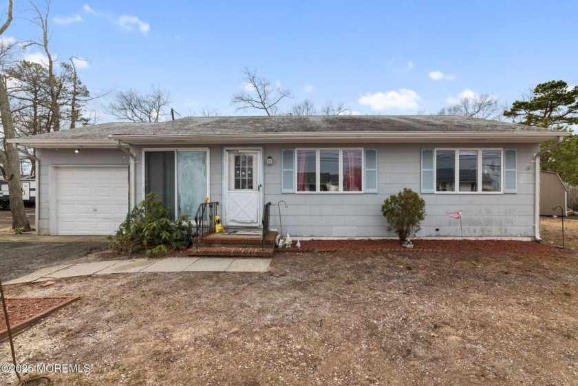 Calling all first-time home buyers and investors!  Are you tired - Beach Home for sale in Forked River, New Jersey on Beachhouse.com