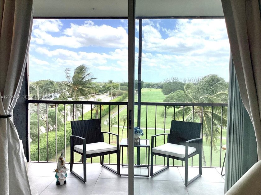Did I say Penthouse???!!! La Creme de la creme!!! Love where you - Beach Condo for sale in Pembroke Pines, Florida on Beachhouse.com