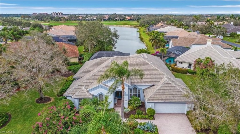 Come visit this beautiful 4 bedroom, 3 full bath home in the - Beach Home for sale in Naples, Florida on Beachhouse.com