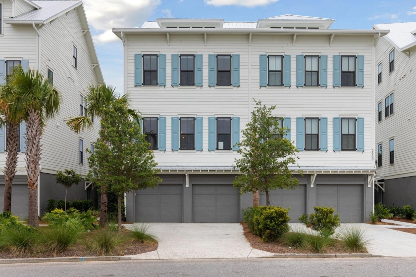 This jewelbox of a townhome in lovely Kiawah River, barely - Beach Home for sale in Johns Island, South Carolina on Beachhouse.com