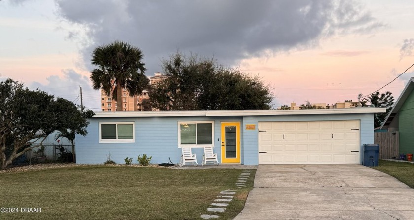 Embrace the Florida dream in this updated 3-bedroom, 2-bathroom - Beach Home for sale in Daytona Beach, Florida on Beachhouse.com