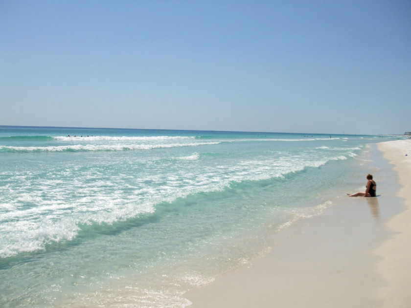 Nice Ground Floor & Gulf Front - Stroll to Beach or - Beach Vacation Rentals in Fort Walton Beach, Florida on Beachhouse.com