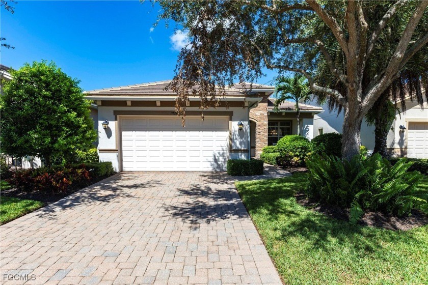 This stunning former Kolter Homes Anna model is a must-see - Beach Home for sale in Fort Myers, Florida on Beachhouse.com