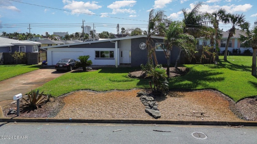 This gorgeous classic beach home, just blocks from the ocean and - Beach Home for sale in Daytona Beach, Florida on Beachhouse.com