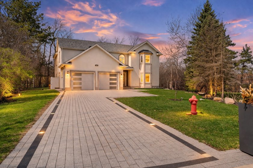 Welcome to 1337 Hiawatha Court-a home that exudes comfort and a - Beach Home for sale in Highland Park, Illinois on Beachhouse.com