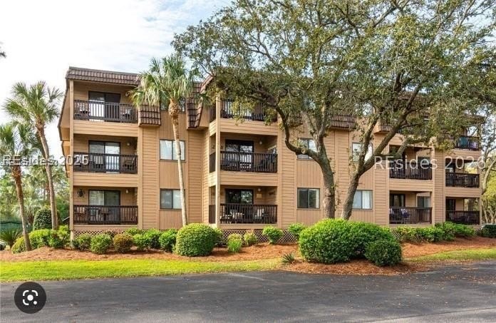 Bright, beautifully maintained 2-bedroom, 2-bath tennis villa - Beach Condo for sale in Hilton Head Island, South Carolina on Beachhouse.com