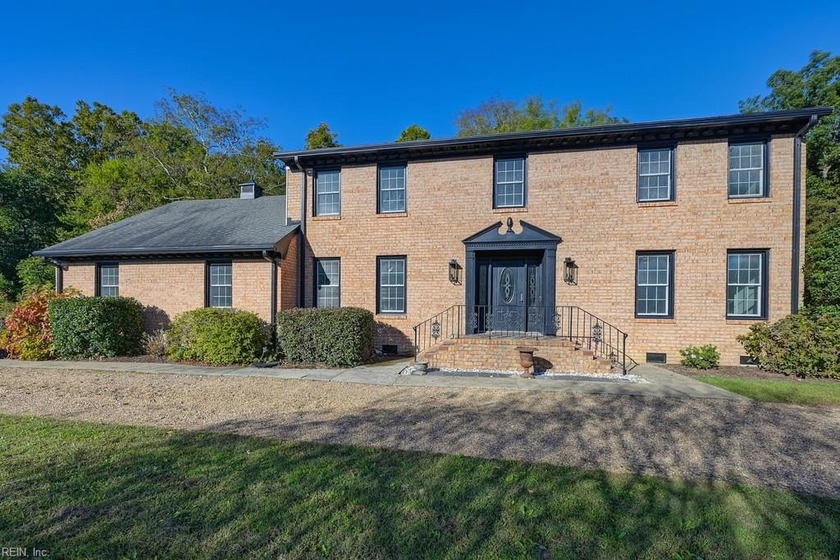 Welcome to this beautifully updated 5 bedroom, 3 bath home that - Beach Home for sale in Suffolk, Virginia on Beachhouse.com