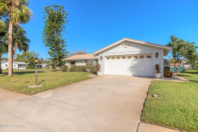 This well maintained (ONE OWNER) 3-bedroom, 2-bathroom - Beach Home for sale in Daytona Beach, Florida on Beachhouse.com