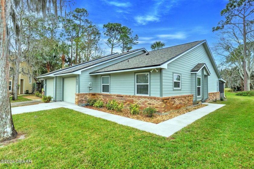 For Sale or Rent! New Roof 2023 , New Siding (Hardie board) & - Beach Condo for sale in Daytona Beach, Florida on Beachhouse.com