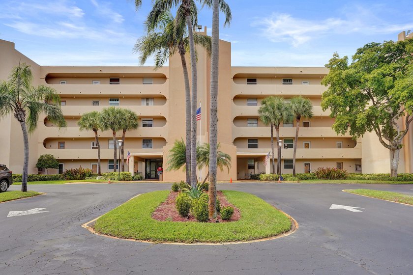 Welcome home to Boca Teeca, where comfort, convenience, and the - Beach Condo for sale in Boca Raton, Florida on Beachhouse.com