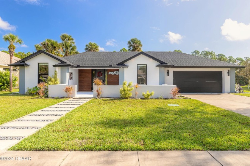 This 3 bedroom 2 bath waterfront home has been completely - Beach Home for sale in Port Orange, Florida on Beachhouse.com