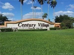 BEAUTIFUL LAKE VEW CONDO, RECENTHY PAINTED 1 BEDROOM 1 1/2 BATH - Beach Condo for sale in Pembroke Pines, Florida on Beachhouse.com