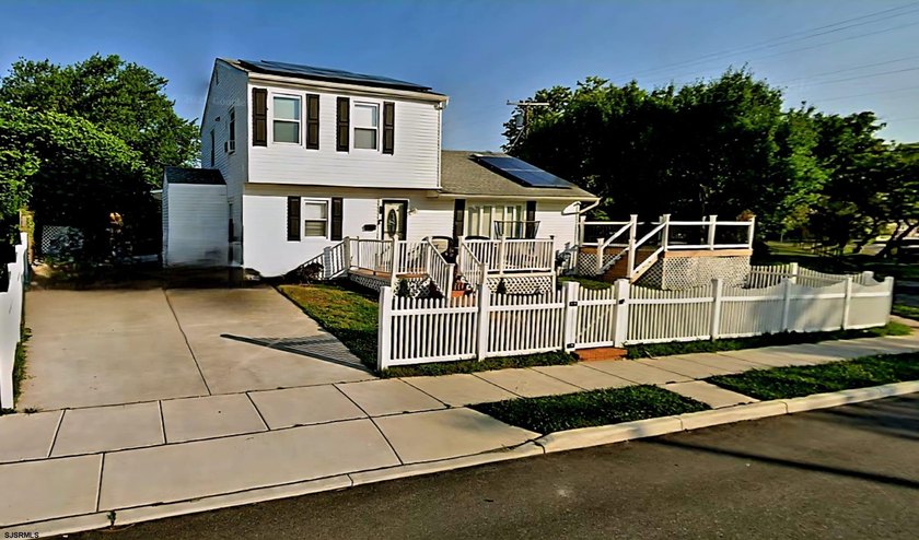 Charming corner two-story home offering 3 bedrooms and 1 full - Beach Home for sale in Pleasantville, New Jersey on Beachhouse.com