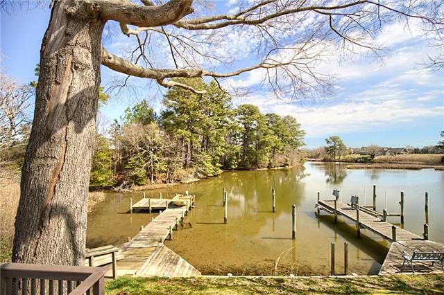 Welcome to your waterfront oasis in the charming town of - Beach Home for sale in Reedville, Virginia on Beachhouse.com