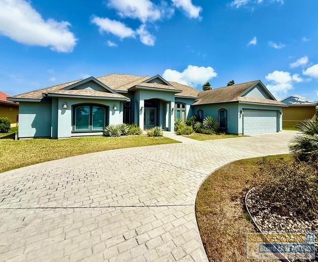 Stunning 3-bedroom 3.5-bathroom lakefront home offers the - Beach Home for sale in Laguna Vista, Texas on Beachhouse.com