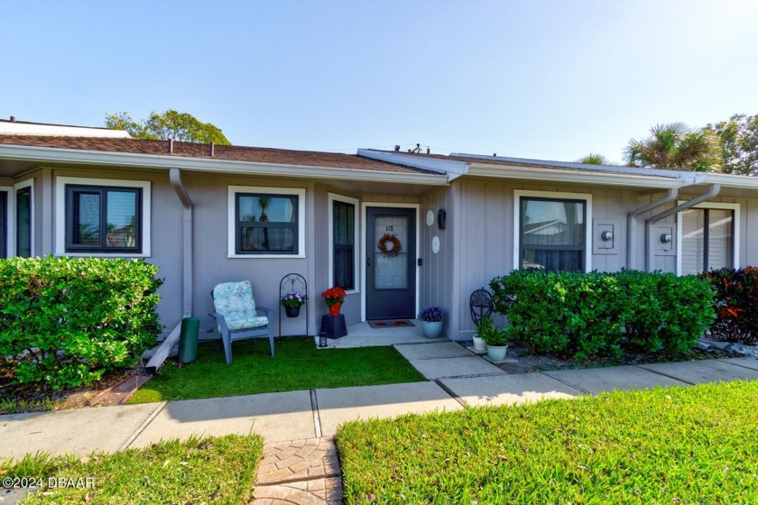 Move-In Ready! Welcome to this beautifully updated two-bedroom - Beach Townhome/Townhouse for sale in New Smyrna Beach, Florida on Beachhouse.com