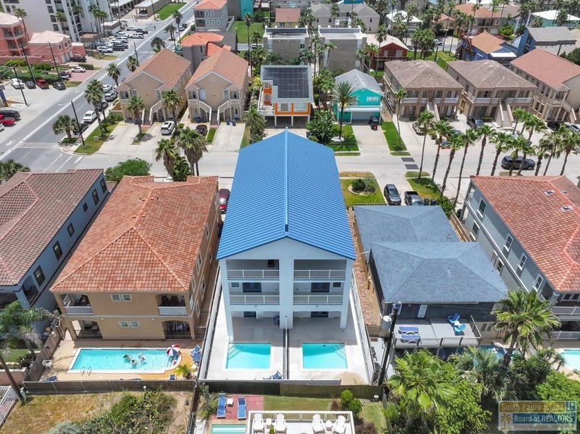 Unlock the full potential of coastal rental income with this - Beach Townhome/Townhouse for sale in South Padre Island, Texas on Beachhouse.com