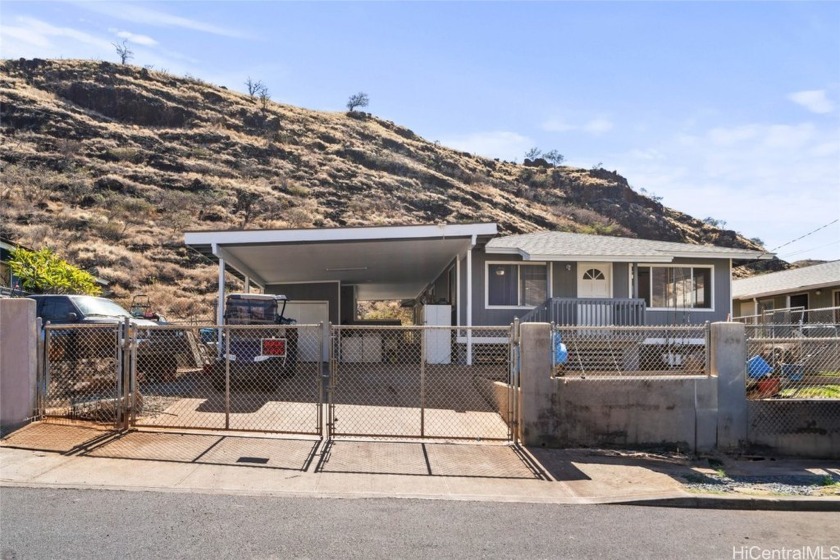 RARELY AVAILABLE! NEWLY REFRESHED! Welcome to this beautifully - Beach Home for sale in Waianae, Hawaii on Beachhouse.com