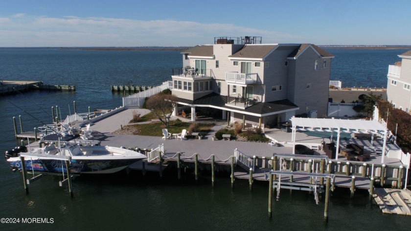 LBI. An Extraordinary Bayfront and Lagoon Oasis. This unique - Beach Home for sale in Long Beach Island, New Jersey on Beachhouse.com