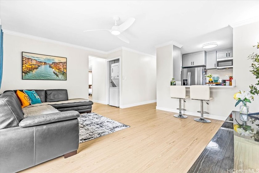 Well-situated unit at 731 Amana St offers exceptional - Beach Condo for sale in Honolulu, Hawaii on Beachhouse.com