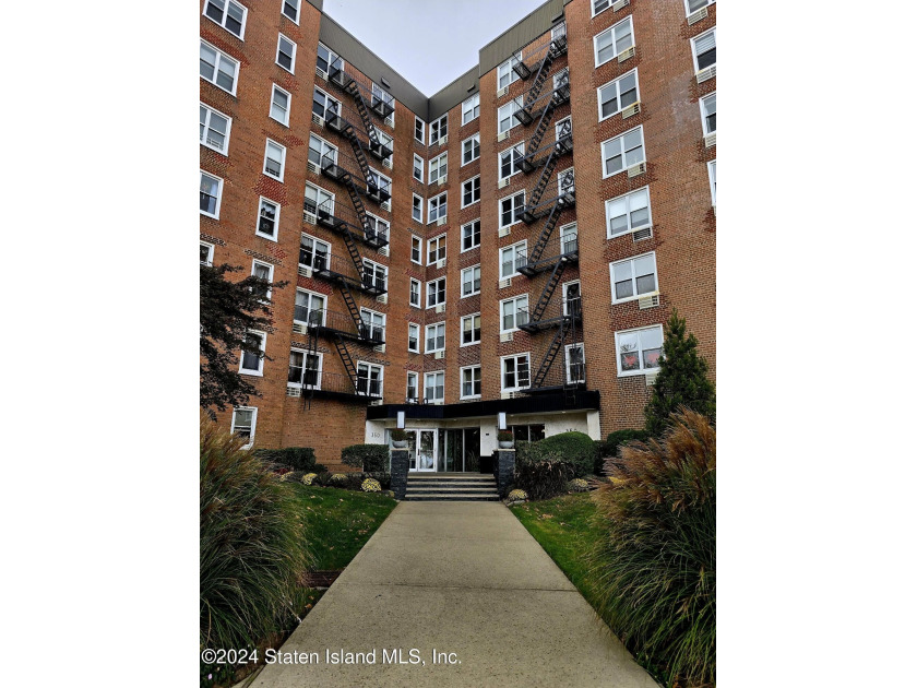 Priced to sell! Must See! Bright and Spacious 757 SQ.FT. 1 - Beach Home for sale in Staten Island, New York on Beachhouse.com