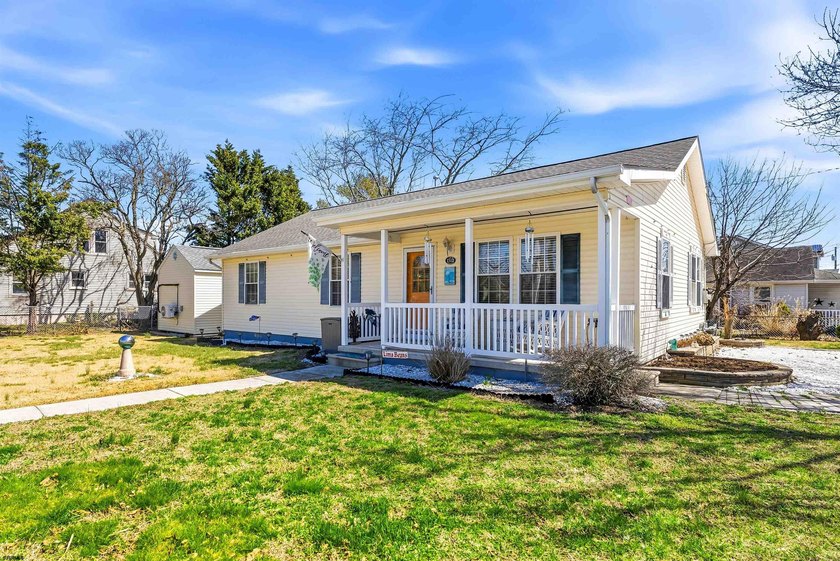Make this one your first stop and then stop looking! Whether you - Beach Home for sale in Villas, New Jersey on Beachhouse.com