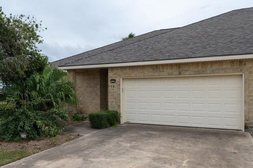Unfurnished 3 bed/2bath home with 2 car garage nestled in a - Beach Townhome/Townhouse for sale in Laguna Vista, Texas on Beachhouse.com