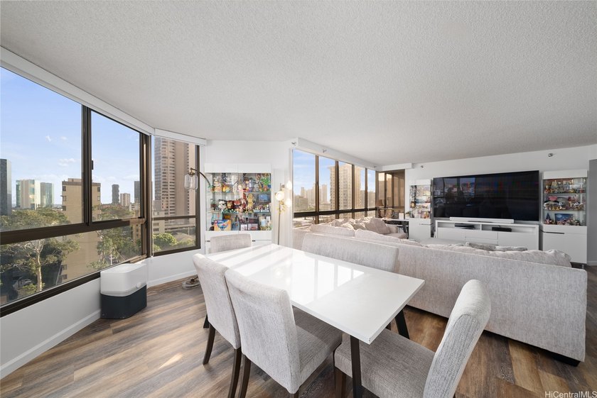 Rarely available gem in a great location! The unit features a - Beach Condo for sale in Honolulu, Hawaii on Beachhouse.com