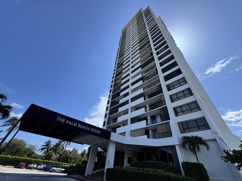 5600 N Flagler Dr unit: 906 - Beach Condo for sale in West Palm Beach, Florida on Beachhouse.com