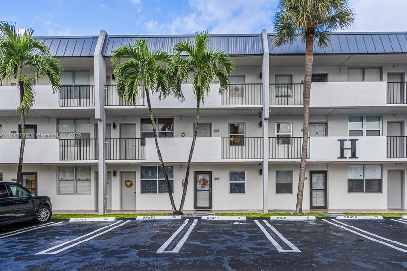 Priced Right - 2BR condo in the beautiful Island Club, Pompano - Beach Condo for sale in Pompano Beach, Florida on Beachhouse.com