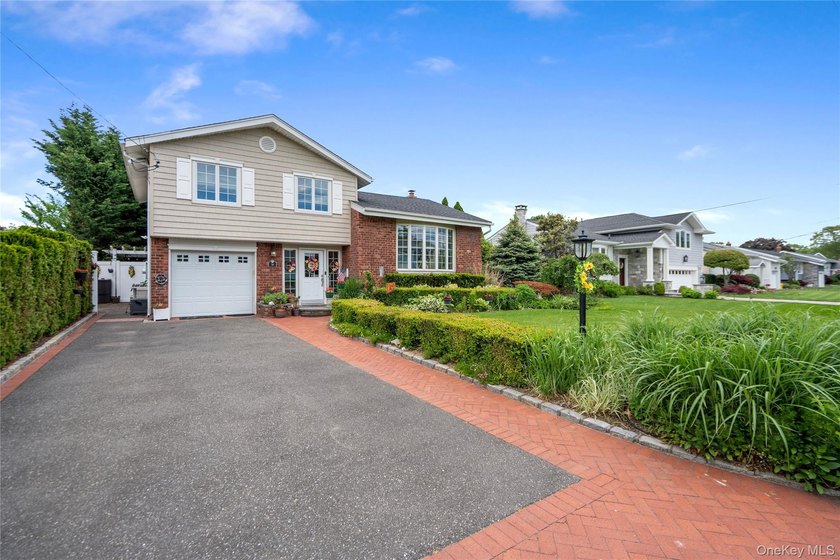 Beautifully renovated Split Level homes in Biltmore Shores - Beach Home for sale in Massapequa, New York on Beachhouse.com