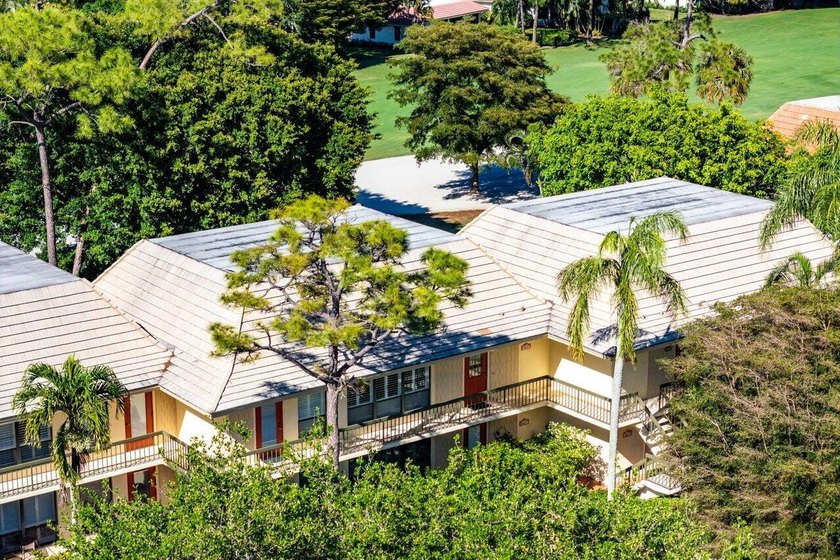 Welcome to this spacious 2-bedroom, 2-bath condo perfectly - Beach Condo for sale in Boynton Beach, Florida on Beachhouse.com