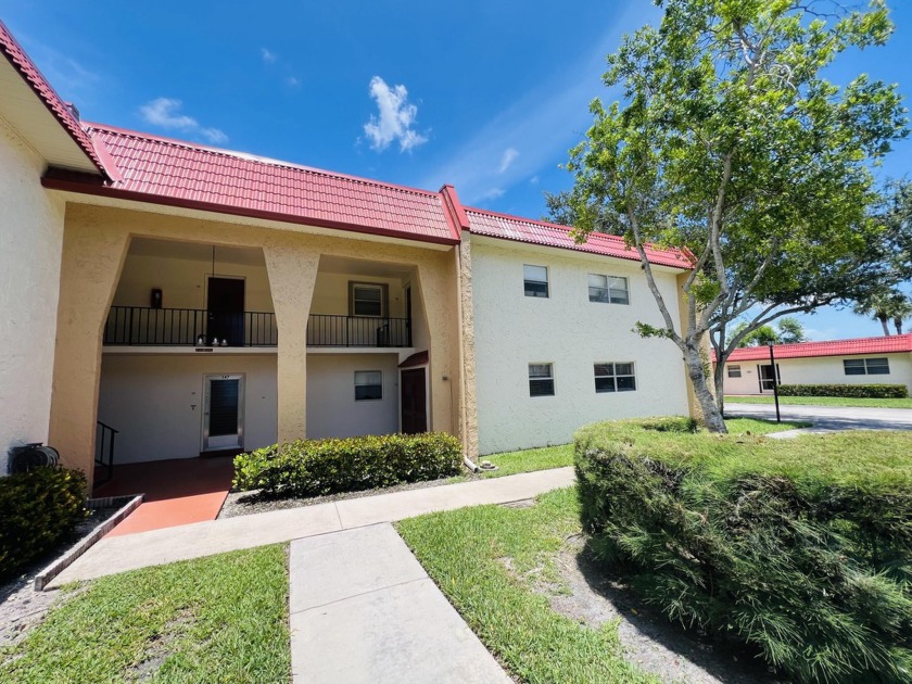 Welcome home to your perfect condo in Golden Lakes! This - Beach Condo for sale in West Palm Beach, Florida on Beachhouse.com