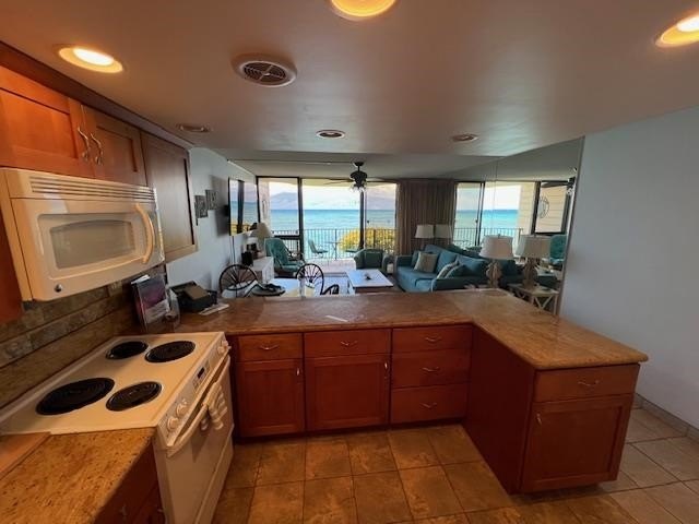 DIRECT OCEAN FRONT. Your front row seat to whale watching and - Beach Condo for sale in Lahaina, Hawaii on Beachhouse.com