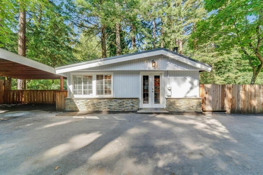 Discover the best of mountain living at this 3 bedroom, 2 bath - Beach Home for sale in Boulder Creek, California on Beachhouse.com