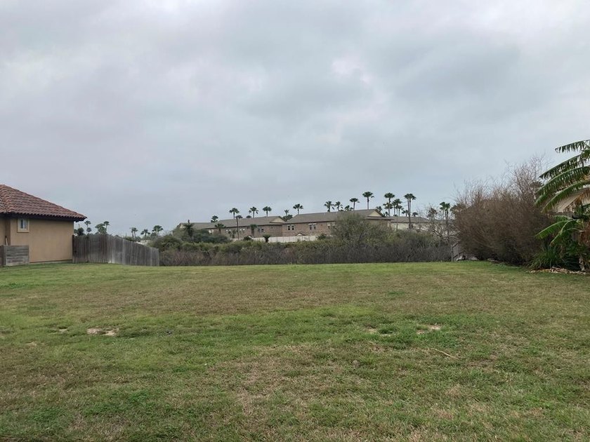 Beautiful lot located in the gated community of Paradise Cove - Beach Lot for sale in Laguna Vista, Texas on Beachhouse.com