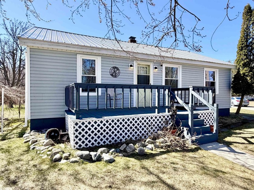 Awesome opportunity with TWO houses! Income generating - Beach Home for sale in Tawas City, Michigan on Beachhouse.com
