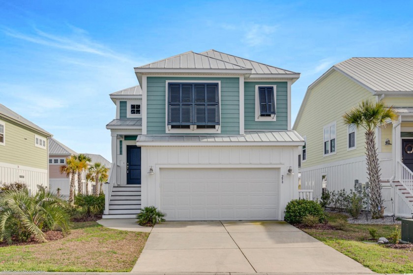 This Avenel model is a great location overlooking the large pond - Beach Home for sale in Murrells Inlet, South Carolina on Beachhouse.com