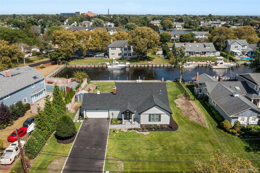 Magoun Landing Farm Ranch situated on one third acre with 100' - Beach Home for sale in West Islip, New York on Beachhouse.com