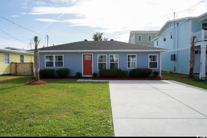 This home is fully updated with new cabinets, appliances, floors - Beach Home for sale in North Myrtle Beach, South Carolina on Beachhouse.com